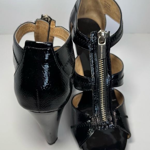 Michael Kors Berkley T-Strap Platform Dress Sandal Paten Black Size 8 - Picture 4 of 11